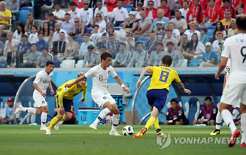 한국, 스웨덴전 전반 0-0…슈팅 1개·박주호 부상교체