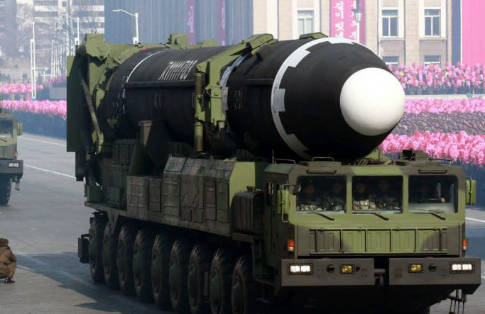 “북, 평양 인근서 ICBM 제조 중”