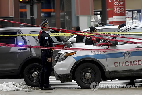 ‘총격의 도시’ 美 시카고…주말새 12명 사망·50여명 부상