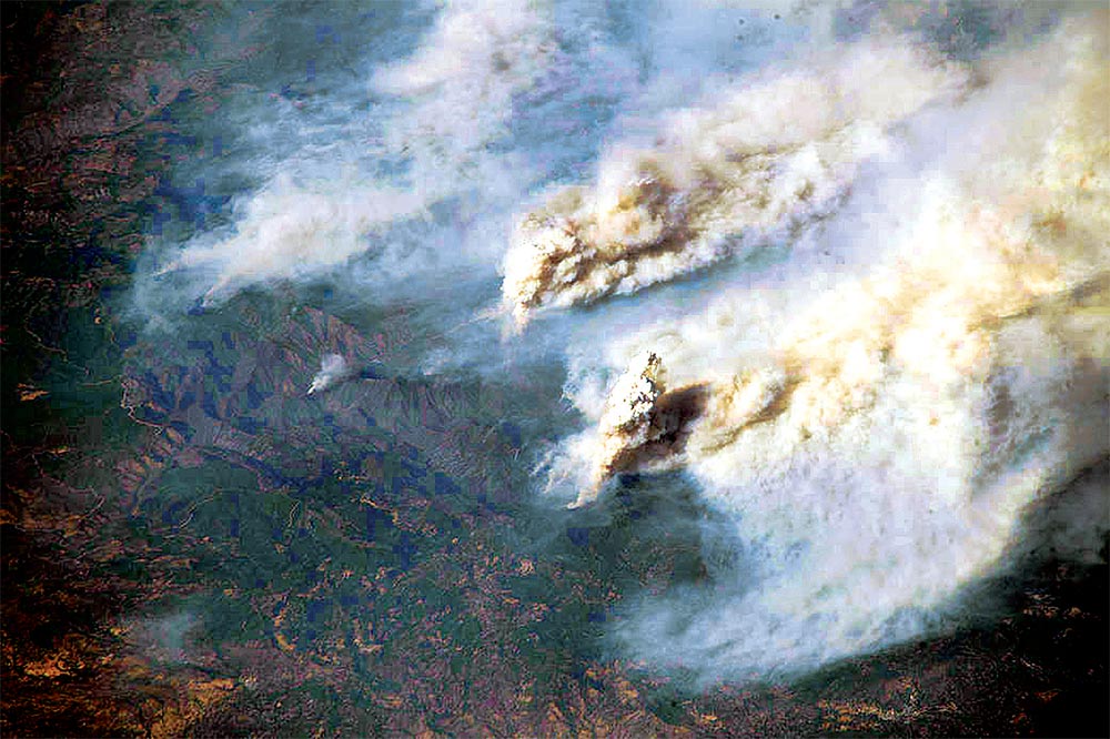 멘도시노 산불, 가주 사상 최악으로 확산