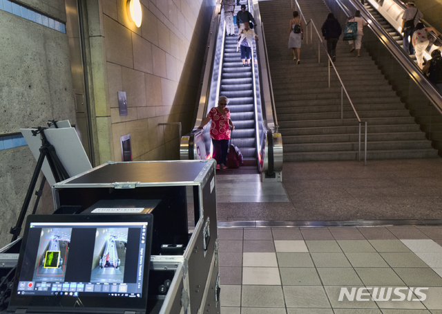 LA지하철, 미국 최초로 승객용 전신검색 스캐너 설치예정