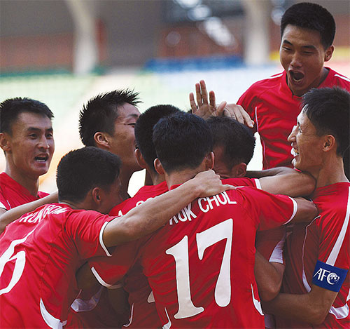 아시안게임 남자축구 -북한, 약체 방글라데시 꺾고 8강 안착