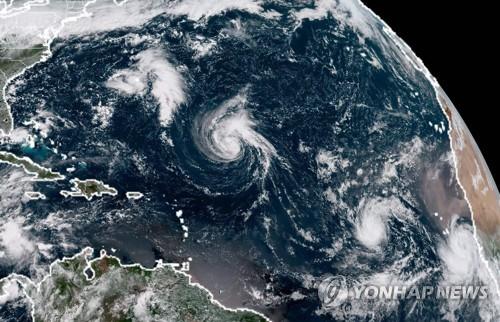 열대성폭풍 플로렌스 미 동부 접근…노스캐롤라이나 비상사태