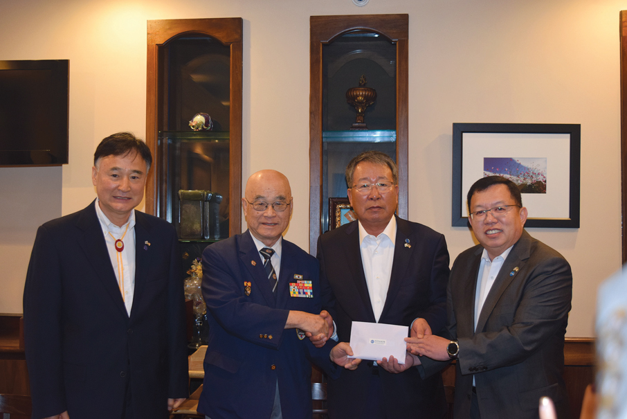 한국전 참전기념공원 ‘추모벽 건립’1만달러, 한국자유총연맹 기증