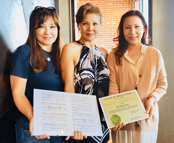홍혜경씨,  27년전 뉴욕주지사 기념상 이민사박물관에 기증