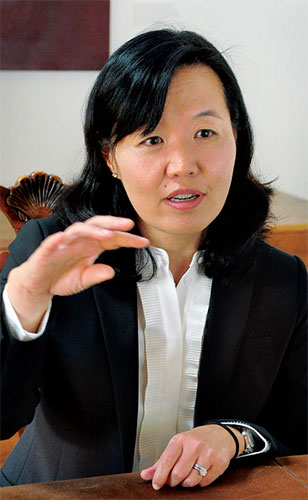 인터뷰- 가주 항소법원 첫 한인 도로시 김 판사