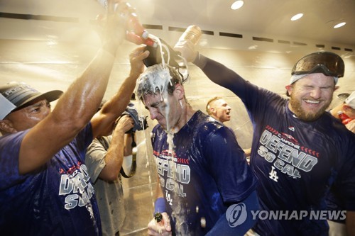 다저스, 6년 연속 NL 서부지구 우승…류현진, 포스트시즌 출격