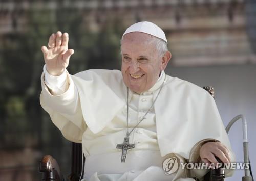 교황청 “교황-문 대통령, 18일 정오 면담”…파격적 의전
