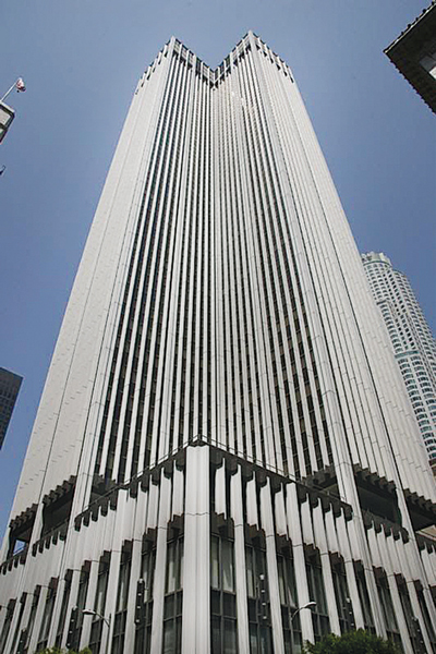 다운타운 42층 건물, 오피스로 변신