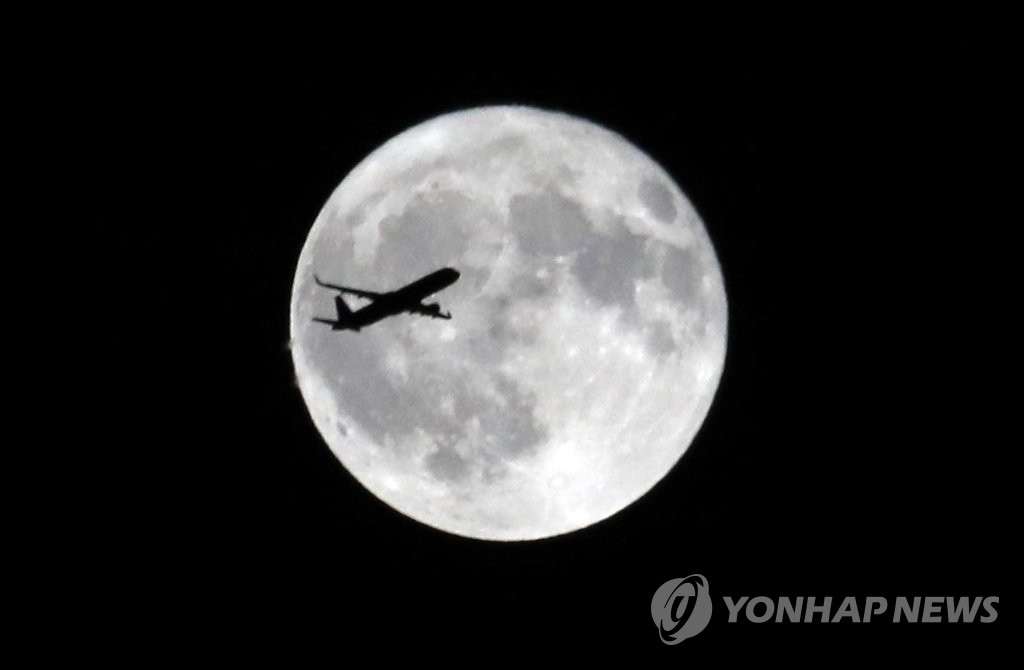 중국 상공에 달보다 8배 밝은 ‘인공 달’9 띄운다