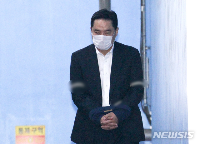 강용석, ‘사문서 위조’ 징역 1년…실형 불복 즉각 항소