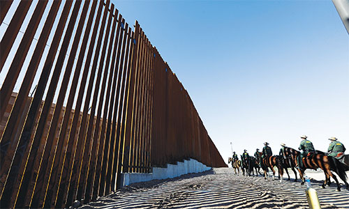 “멕시코 국경에 군병력 1천명 배치”