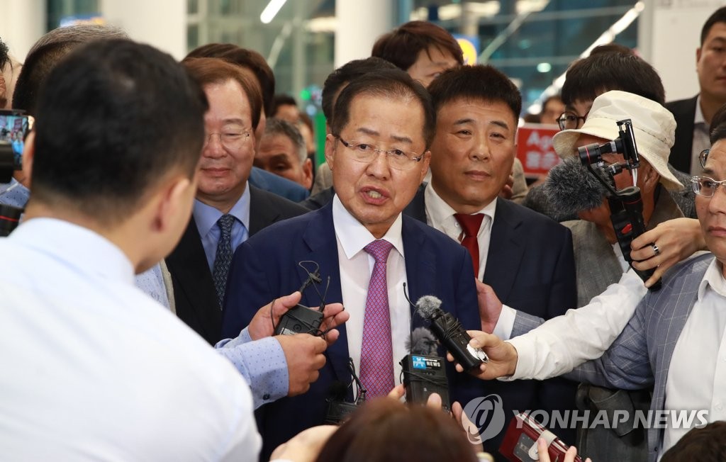 돌아온 홍준표…한국당 당권 경쟁 점화하나