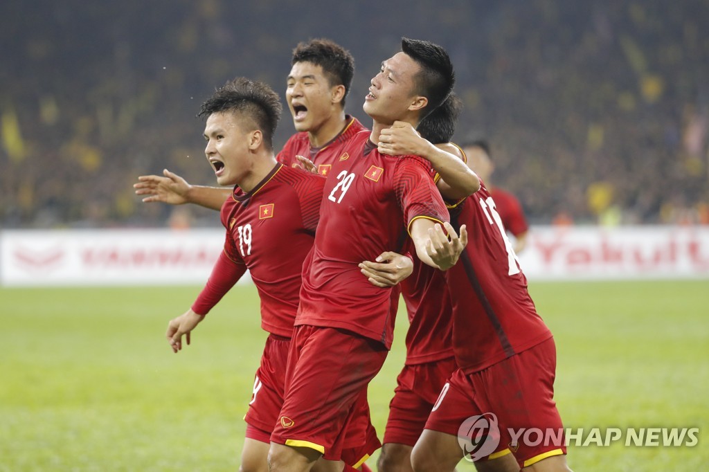 ‘박항서 매직’ 베트남, 스즈키컵 결승 1차전서 2-2 무승부