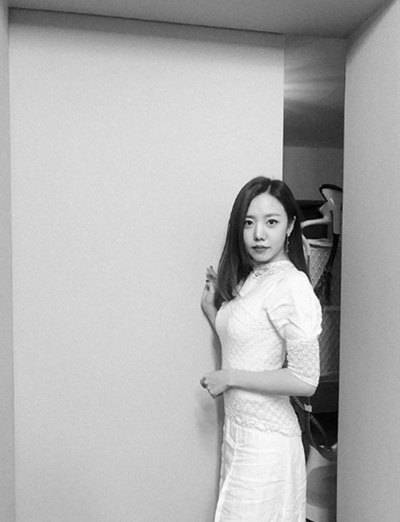 에이핑크 김남주, 화이트 드레스 소화..청순미 폭발