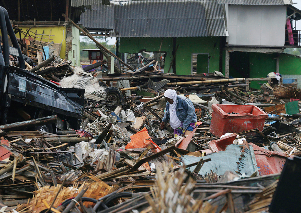 인도네시아 쓰나미 사망자 400명 넘어서