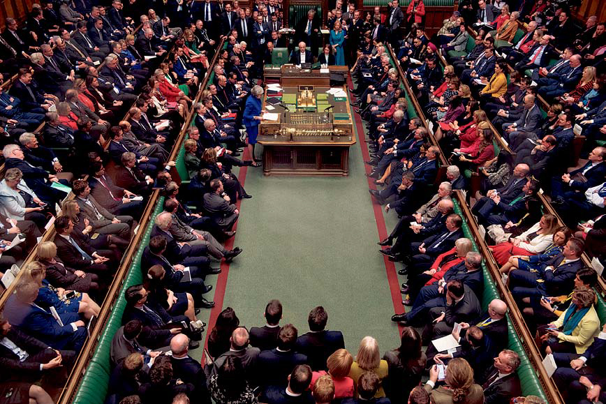 메이 영국 총리, 불신임 투표 승리