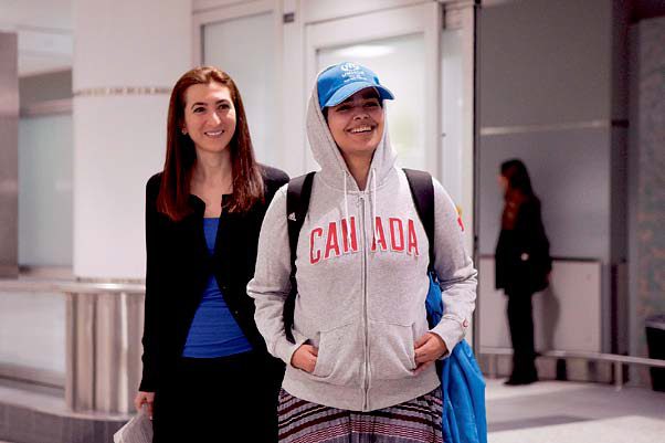 캐나다 망명 사우디 소녀 “경호원 고용”