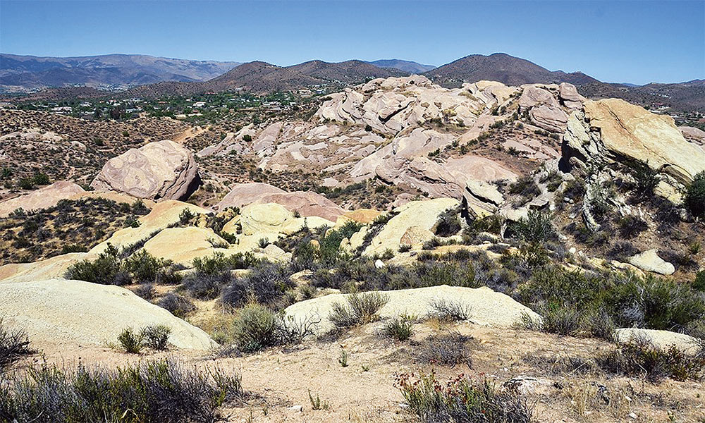 전설적 악당의 은신처였던 기기묘묘한 바위들의 천국…Vasquez Rocks Natural Area
