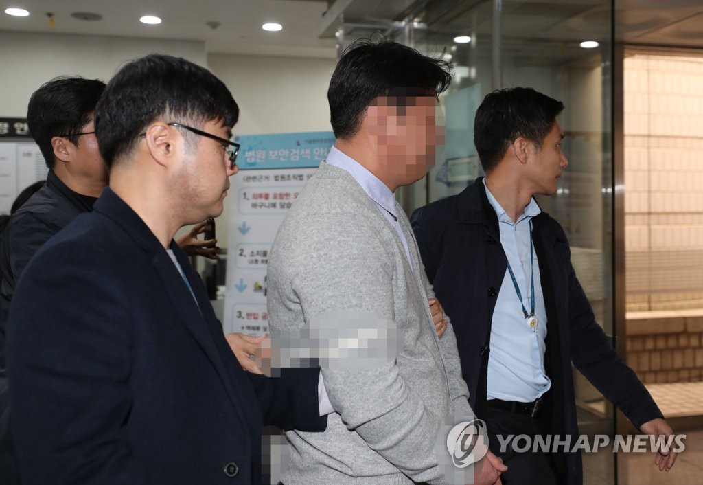 ‘버닝썬-경찰 유착 고리’ 전직 경찰관 구속… “증거인멸 염려”