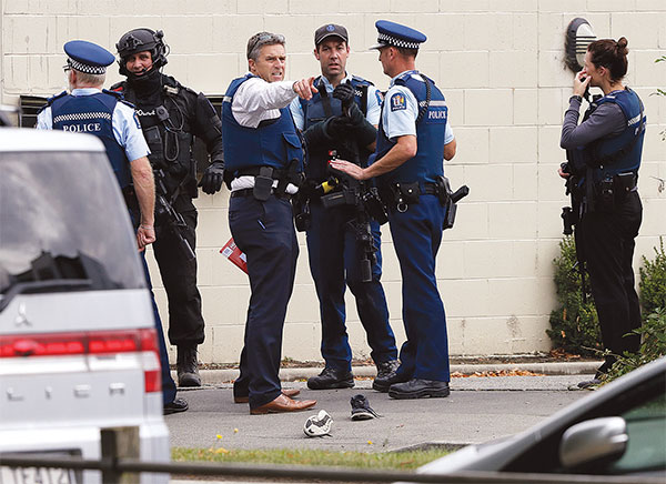뉴질랜드 총기난사 테러… 100여 명 사상