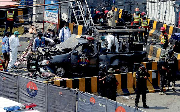 파키스탄서 자살폭탄 테러, 최소 10명 사망 20여명 부상
