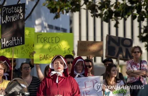 미주리주 상원도 성폭행 낙태 금지법안 통과…낙태논쟁 가열