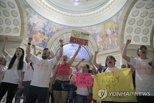 미주리주 8주 낙태금지법 주하원도 통과…성폭행 예외 불인정