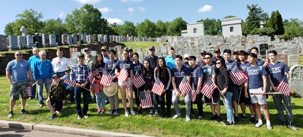 YCFL, 한국전 참전 미군용사 묘지 참배