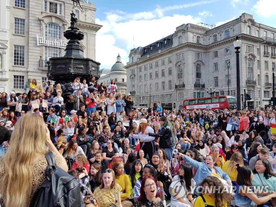 유럽대륙 흔드는 방탄소년단 신드롬…각국 팬들 런던 집결