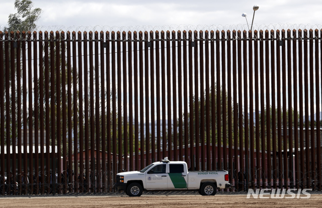 미·멕시코 국경서 정지신호 무시 美운전자 총격받아 사망