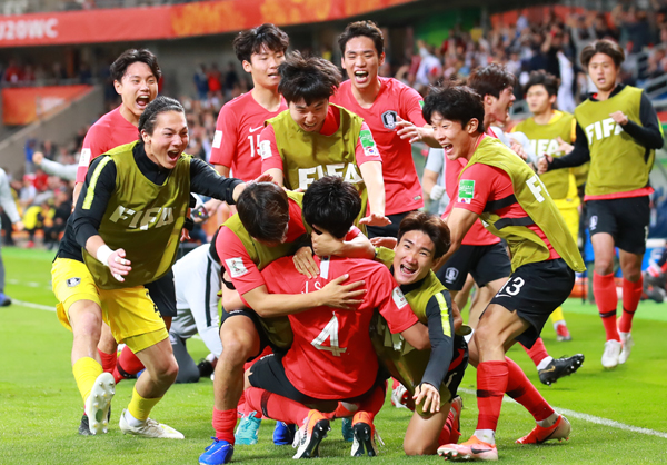 U-20 월드컵 한국, 36년 만에 4강 꿈 이뤘다