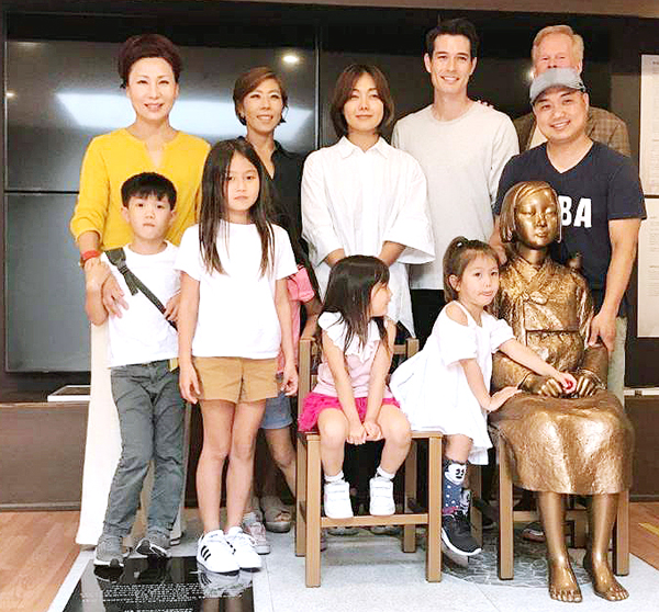 예능인 리키 김 가족,  한인이민사박물관 방문
