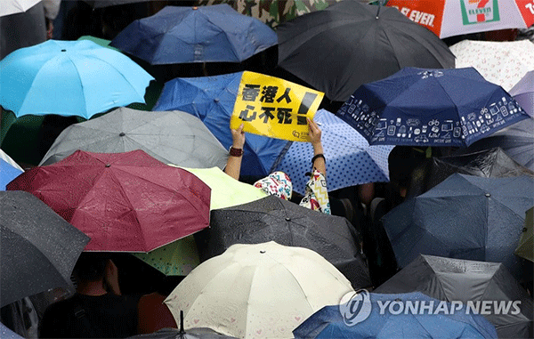 ‘中 무력개입’ 우려 속 170만 홍콩 시위 평화적으로 마무리