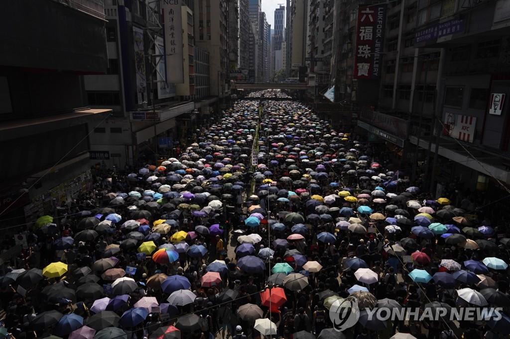 홍콩시위 100일…송환법 철회에도 ‘反中’ 고조·경기침체 가속