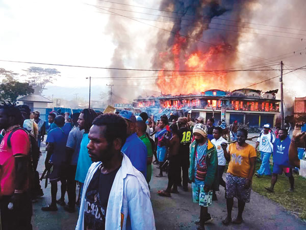 인니령 파푸아서 소요 사태…“20명 사망”