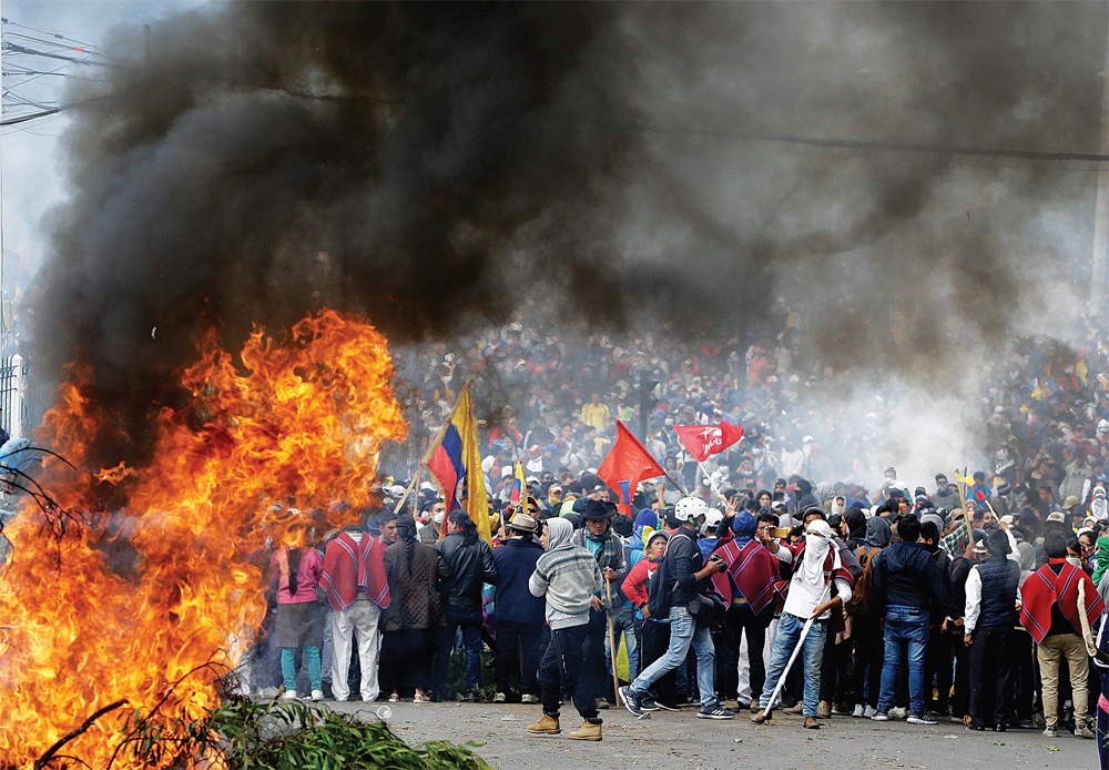남미 에콰도르 반 정부 시위‘활활’