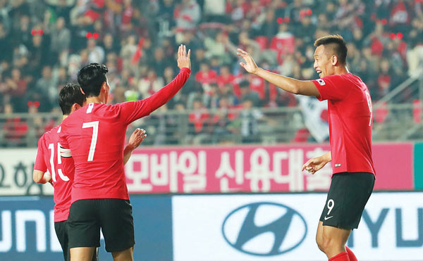 “스리랑카쯤이야”…한국, 화끈한 골잔치로 8-0 압승