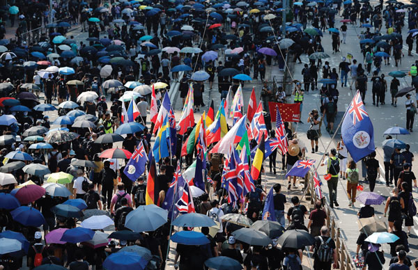 미 ‘홍콩 인권법’ 거센 공세…무역합의 또 먹구름