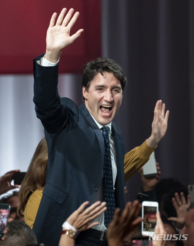 캐나다 트뤼도 ‘절반의 성공’…소수 정부로 2기 시작