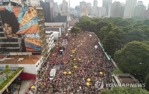 브라질 카니발 거리 축제 총격전·강절도 사건으로 얼룩