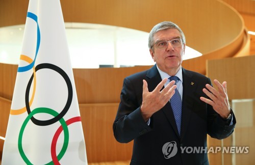 IOC 위원장, 도쿄올림픽 새 일정 관련 “모든 옵션 논의”