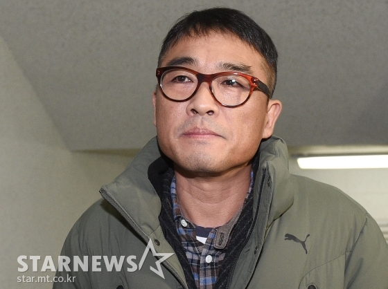 김건모, 폭행 주장 여성 명예훼손 고소 취하