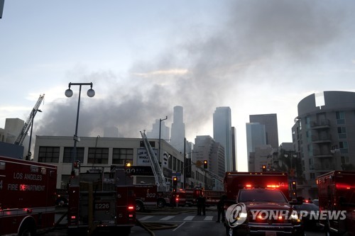 LA ‘리틀도쿄’ 대마농축 공장서 대형폭발 화재…소방관 11명 부상