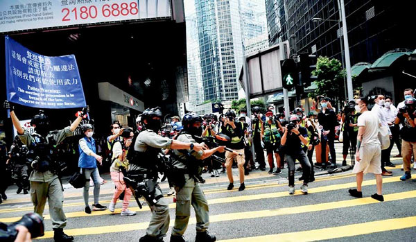 미, 중에 초강수… 홍콩 특별지위 ‘박탈’ 수순