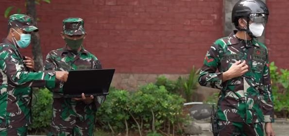 인도네시아군, 코로나19 의심자 탐지용 ‘스마트 헬멧’ 개발
