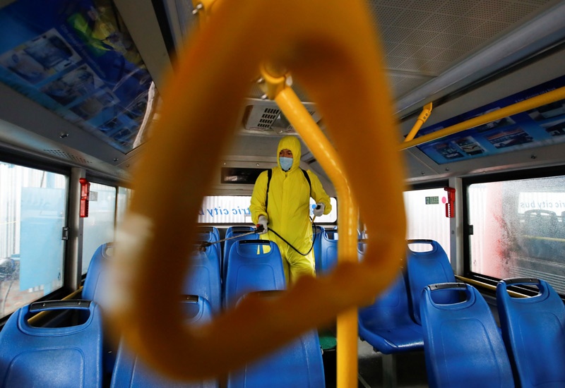 “마스크 쓰라” 는 버스 기사에 몽둥이질…미국 곳곳서 갈등