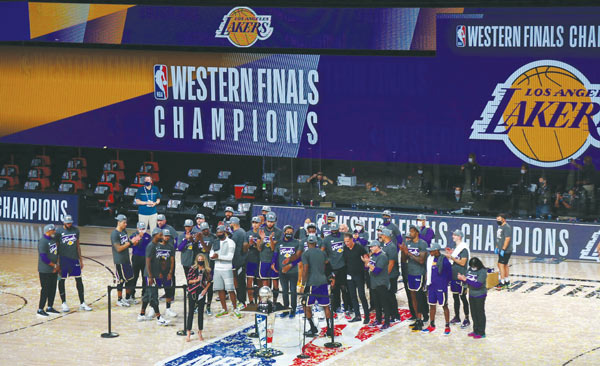 레이커스 ‘서부 챔피언’… 10년 만에 NBA 결승 진출