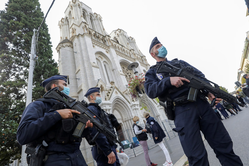 언론→학교→성당…이슬람 극단주의 테러에 홍역 앓는 프랑스