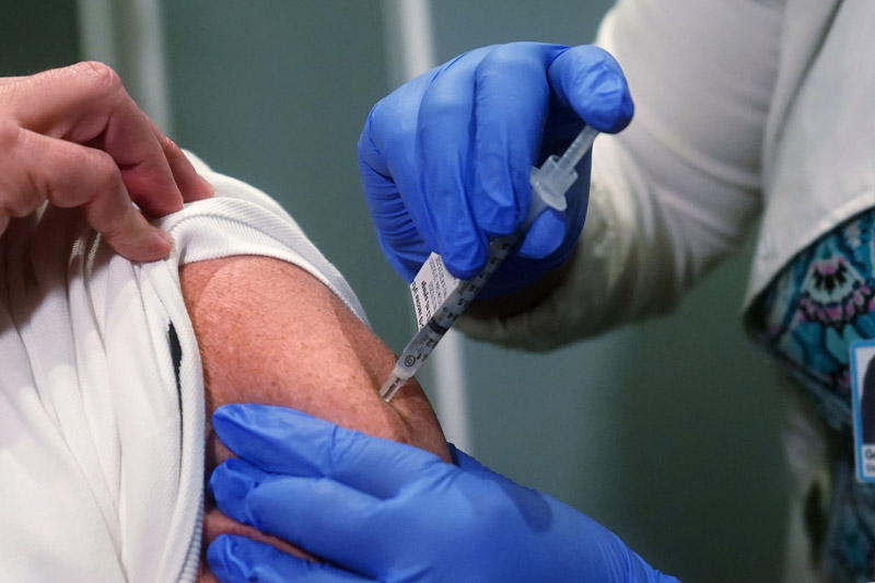 CDC “29명 코로나 백신에 심각한 알레르기…100만명 중 5.5명”